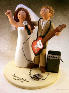 rock-wedding-cake-topper
