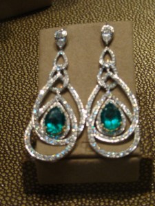 gumuchian-earrings