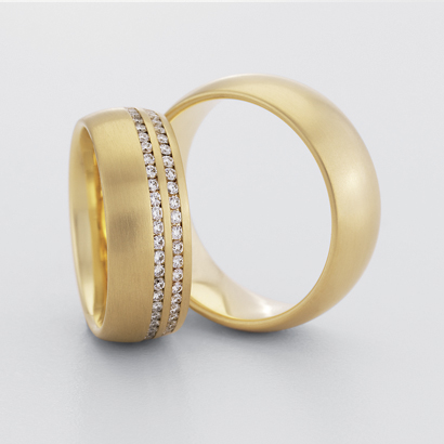 Wedding gold rings pair