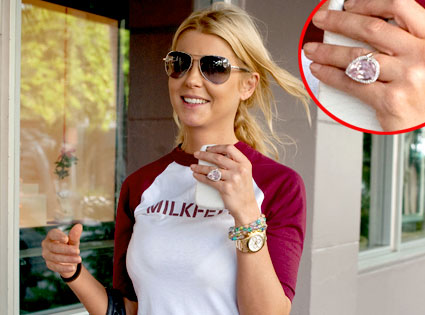 tara-reid-engagement-ring