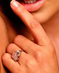 jennifer-lopez-pink-engagement-ring