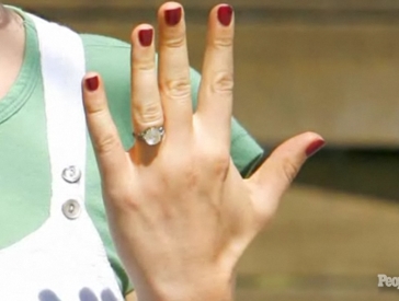 anna-paquin-engagement-ring