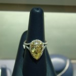 6 New Pear-Shaped and Oval Cut Engagement Rings