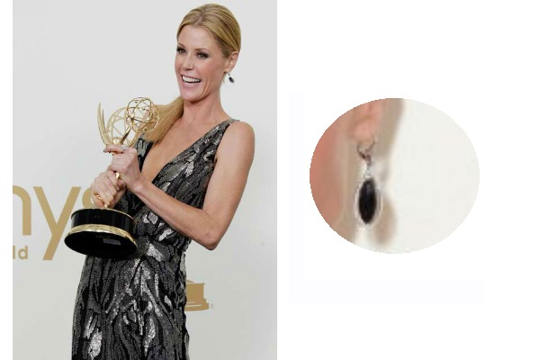 julie-bowen-diamonds-emmys