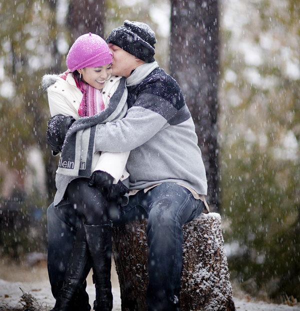 Lulu and kevin snow engagement session 1