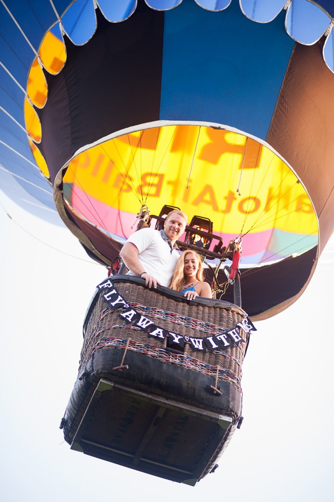 hot air balloon couple proposal