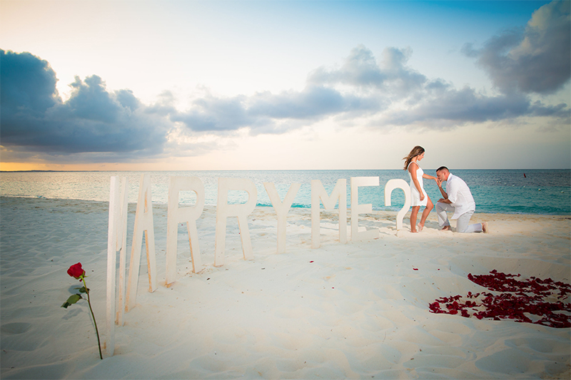 marry me beach proposal love