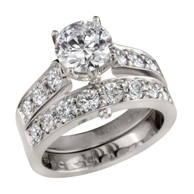 Diamond Engagement Rings, Yellow & White Gold Solitaire & Halo Rings UK