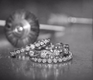 Should I Pick a Gold or Platinum Engagement Ring?