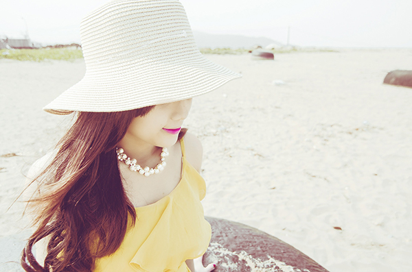 10 Occasions When You Should Remove Your Engagement Ring